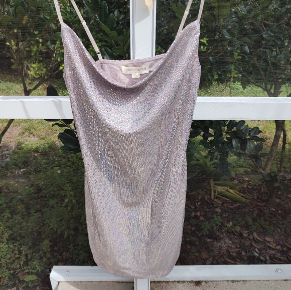 Gorgeous silver metallic mini - Picture 7 of 13